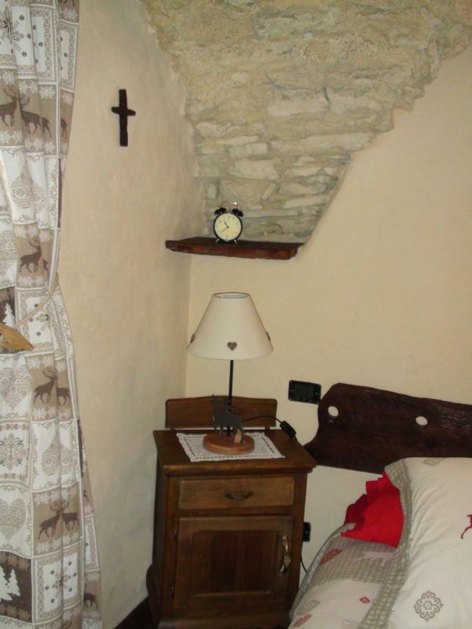 Le Petit Chateau De Vetan Cir 0023 Saint-Pierre Eksteriør billede